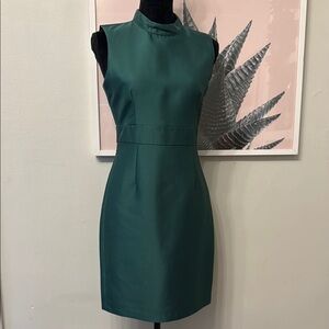 Elegant Green Sleeveless Dress